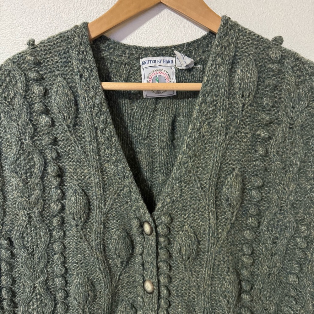 Cape Isle Knitters Shetland Wool Cable Knit Bobble Button Vest Green Hand Knit-M - Picture 3 of 9